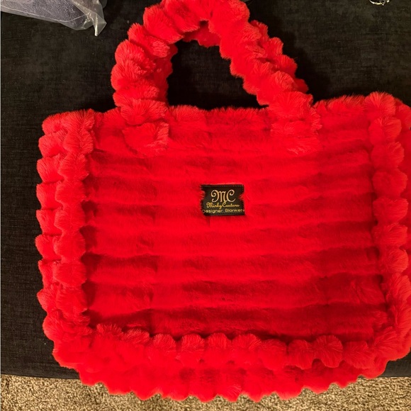 Red Faux Fur Tote Bag - Picture 1 of 4